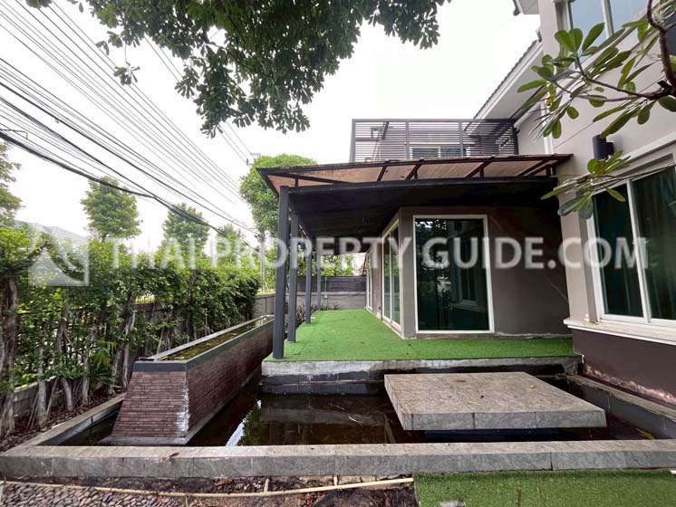 House with Shared Pool in Sukhumvit 